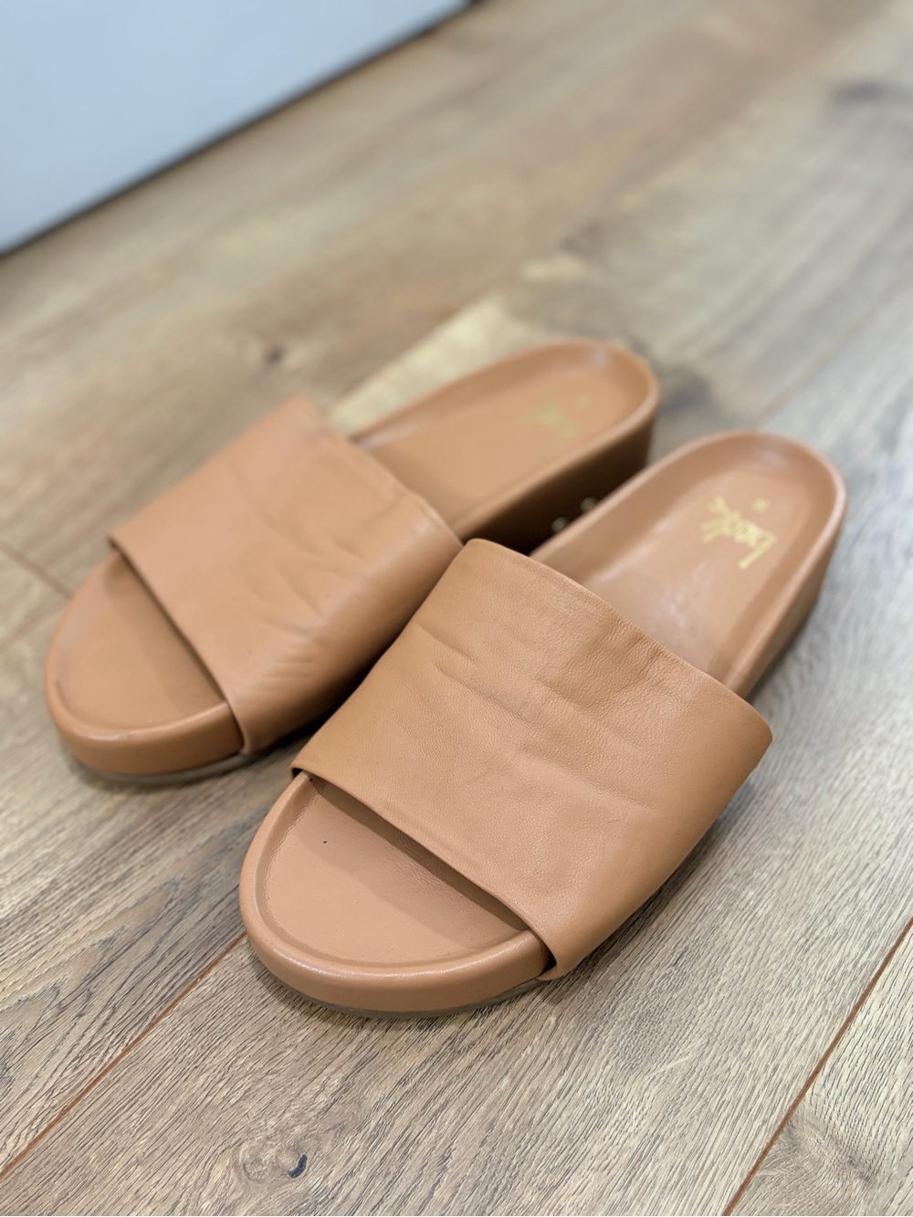 Size 8 - beek pelican leather platform sandal in honey - Picture 3 of 10